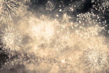 Yeni yılda havai fişekler ve kopyalama alanı - soyut tatil arkaplanı