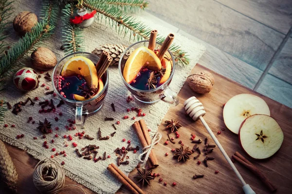 Glühwein Und Gewürze Heißes Wintergetränk — Stockfoto