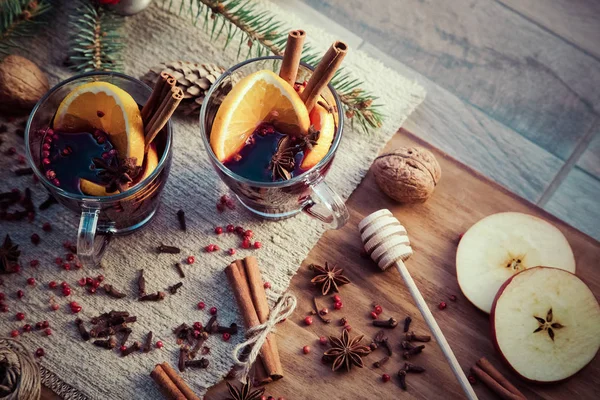 Glühwein Und Gewürze Heißes Wintergetränk — Stockfoto