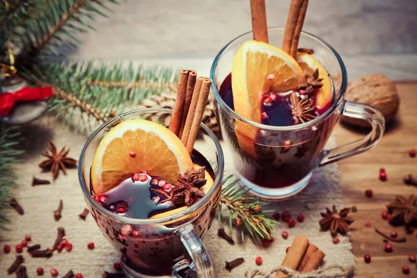 Glühwein Und Gewürze Heißes Wintergetränk — Stockfoto