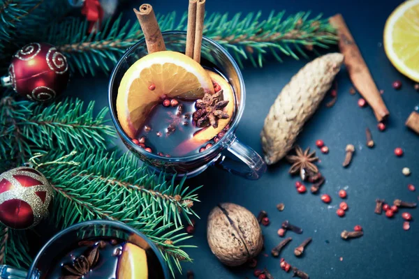 Glühwein Und Gewürze Heißes Wintergetränk — Stockfoto