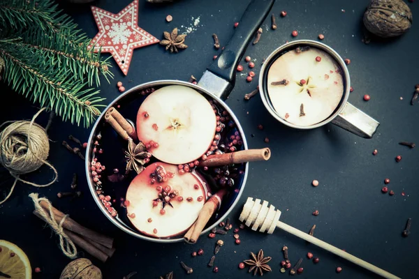 Glühwein Und Gewürze Heißes Wintergetränk — Stockfoto