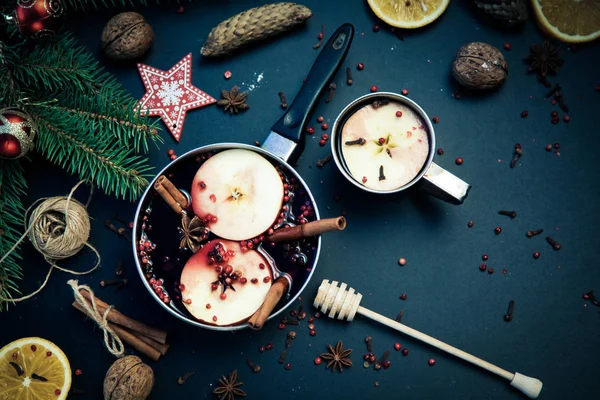 Glühwein Und Gewürze Heißes Wintergetränk — Stockfoto