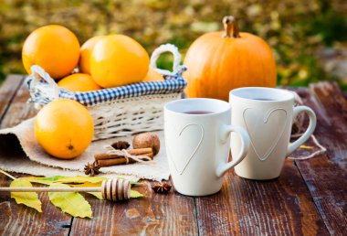 çay limon, bal, portakal, woodenbackground üzerinde yaprak