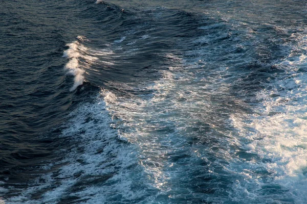 抽象的な青い海の波 — ストック写真