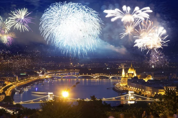 Tűzijáték Magyar Parlament Körül Újévi Úti Cél Budapest — Stock Fotó