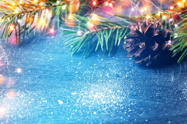 Kerstdecoratie Besneeuwde Blauwe Achtergrond Met Kopie Ruimte — Stockfoto