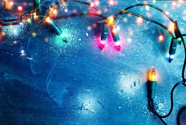 Vánoční Světla Nad Tmavě Modré Pozadí Kopií Prostor — Stock fotografie