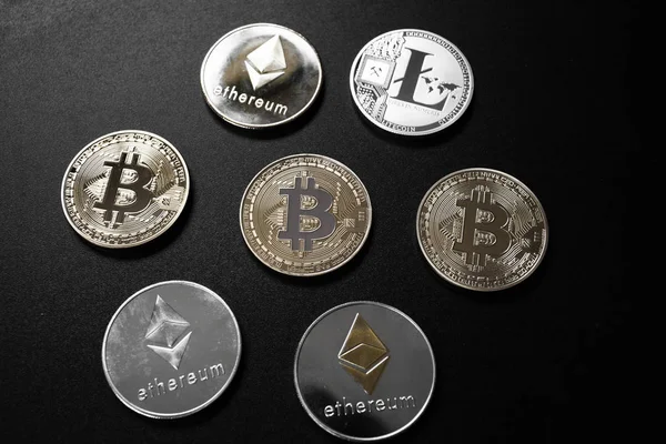 Концепція Криптовалют Bitcoin Litecoin Ethereum — стокове фото