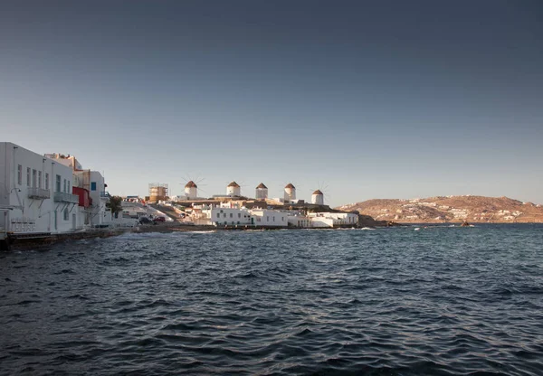 Vista Famosa Moinhos Vento Tradicionais Ilha Mykonos Grécia — Fotografia de Stock