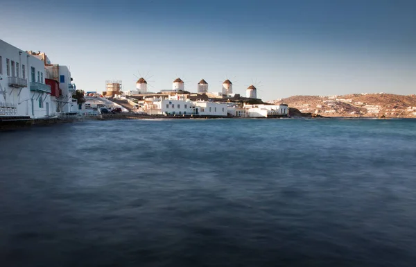 Vista Famosa Moinhos Vento Tradicionais Ilha Mykonos Grécia — Fotografia de Stock