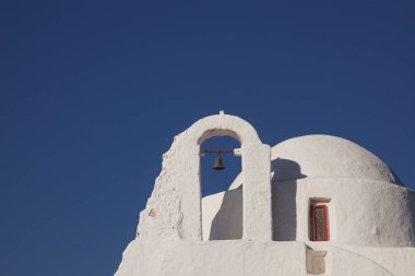 Yunanistan 'ın Mykonos adasındaki 14. yüzyıl Paraportiani Kilisesi