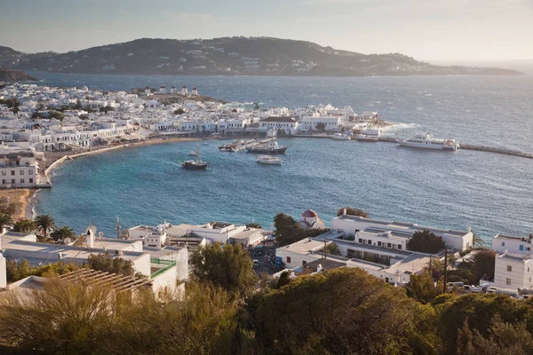 Blick Auf Den Hafen Von Mykonos Mit Den Berühmten Windmühlen — Stockfoto