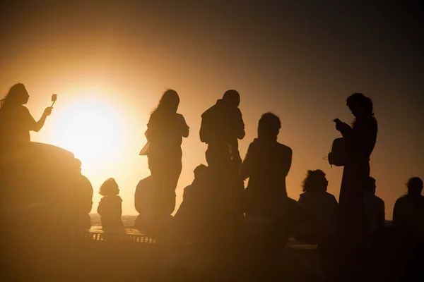 Silhouettes People Taking Pictures Smartphones — Stock Photo, Image