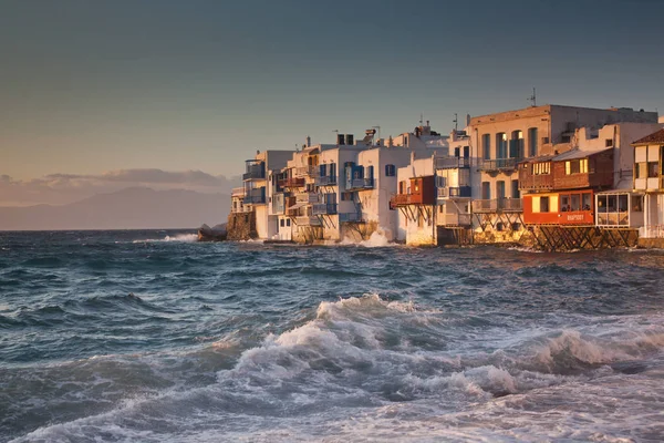 Günbatımında Küçük Venedik Mykonos Yunanistan Lüks Seyahat Sefaleti Yunan Adaları — Stok fotoğraf