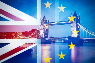 Brexit kavramı - Tower bridge ve bayrakları çift pozlama