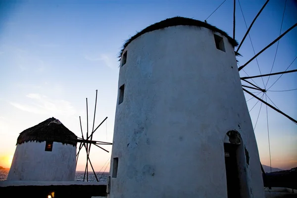 Beroemd Uitzicht Traditionele Windmolens Het Eiland Mykonos Griekenland — Stockfoto