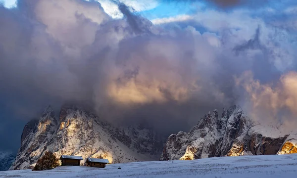 Verschneite Frühwinterlandschaft Auf Der Seiser Alm Dolomiten Italien Winterurlaubsziel — Stockfoto