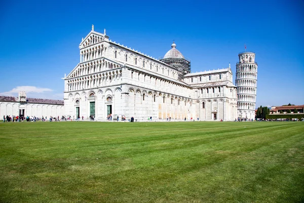 Placu Piazza Dei Miracoli Bazyliki Krzywa Wieża Pisa Włochy — Zdjęcie stockowe