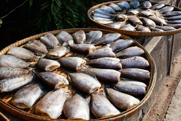 Filetto di pesce fresco sul mercato — Foto Stock