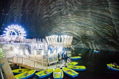 Tuz madenindeki yeraltı eğlence parkı Salina Turda