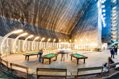 Tuz madenindeki yeraltı eğlence parkı Salina Turda