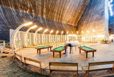 Tuz madenindeki yeraltı eğlence parkı Salina Turda