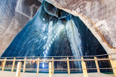 Tuz madenindeki yeraltı eğlence parkı Salina Turda