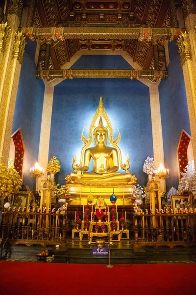 Posąg Buddy w Wat Benchamabopit, Bangkok, Tajlandia — Zdjęcie stockowe