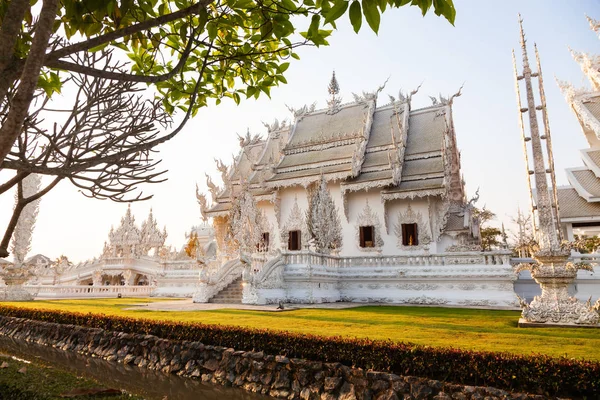 Wat Rong Khun słynna biała świątynia w Chiang Rai, Tajlandia — Zdjęcie stockowe