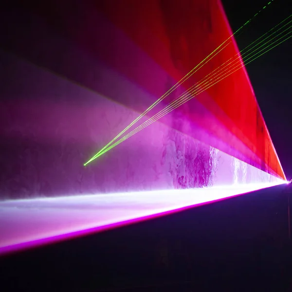 Luzes futuristas. Antecedentes cyberpunk. Lasers abstratos brilham — Fotografia de Stock