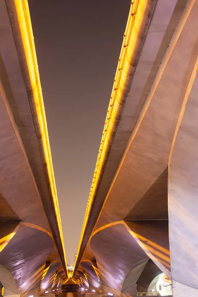 Abstract photo of a bridge lines at night — Stock Photo, Image