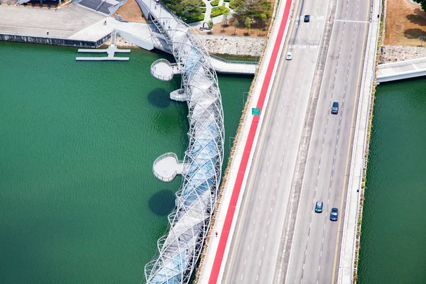 Vista aerea del ponte Helix e del traffico Singapore — Foto Stock