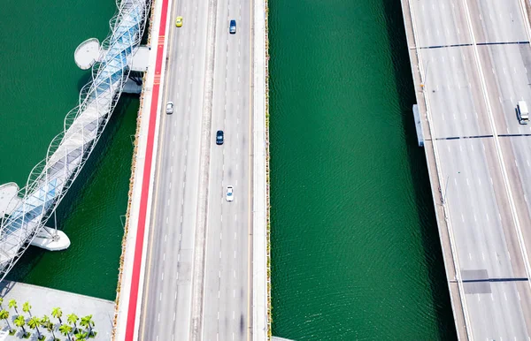 Aerial view of Helix bridge and traffic Singapore — Stock Photo, Image