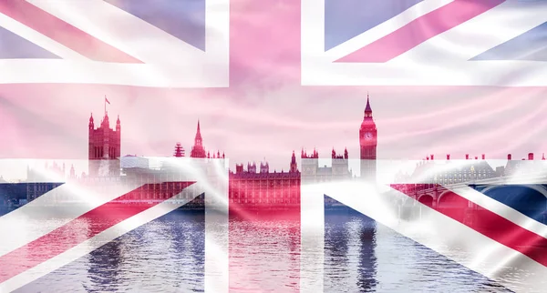 Concepto brexit - doble exposición de los hitos y la bandera del Reino Unido — Foto de Stock