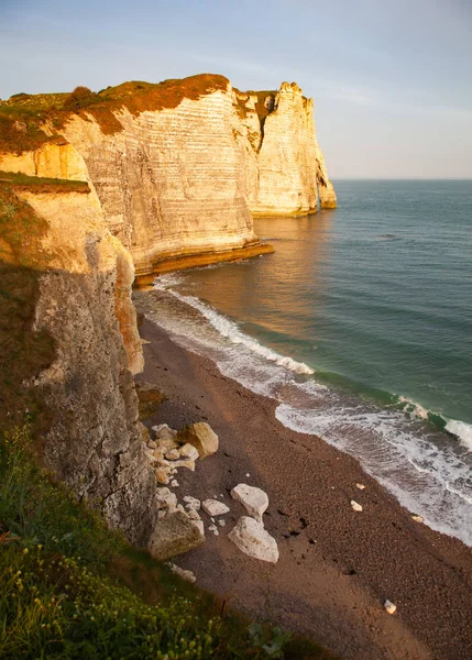 Paisagem nas falésias de Etretat. Falésias naturais incríveis. Etre... — Fotografia de Stock