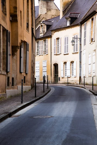 Calle en el casco antiguo, Bayeux Baja Normandía —  Fotos de Stock