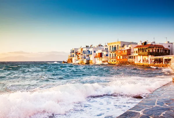 Malé Benátky při západu slunce, Mykonos, Řecko-luxusní cestování — Stock fotografie
