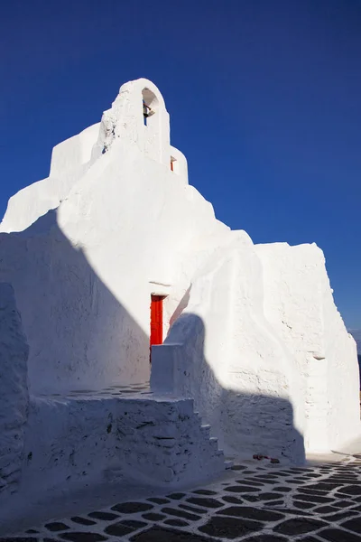 14: e århundradet Paraportiani kyrka på ön Mykonos, Greec — Stockfoto