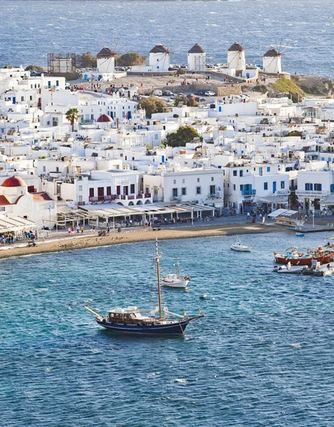 Panoramic view of the Mykonos town harbor with famous windmills — Stockfoto