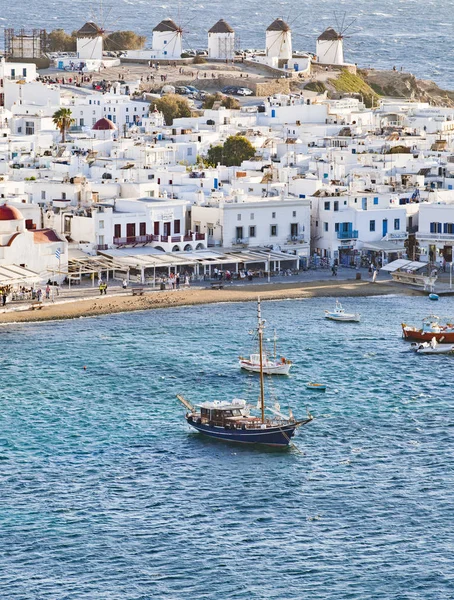 Panoramic view of the Mykonos town harbor with famous windmills — Stockfoto