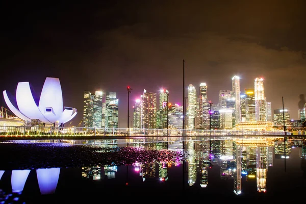 Singapore, singapore - märz 2019: skyline von singapore marina b — Stockfoto