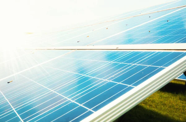 Solar panels with the sunny sky. Blue solar panels. background o — Stock Photo, Image