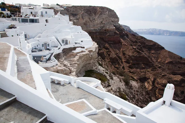 Hagyományos fehér építészet a Caldera, az Égei-tengeren. Sce — Stock Fotó