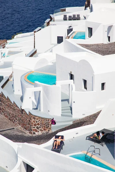 Hagyományos fehér építészet a Caldera, az Égei-tengeren. Sce — Stock Fotó