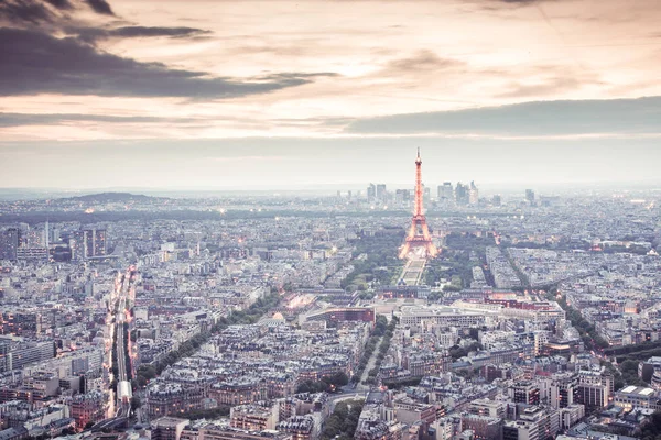 PARÍS, FRANCIA - 6 DE MAYO DE 2018: Vista aérea de la torre Eiffel y el Par —  Fotos de Stock