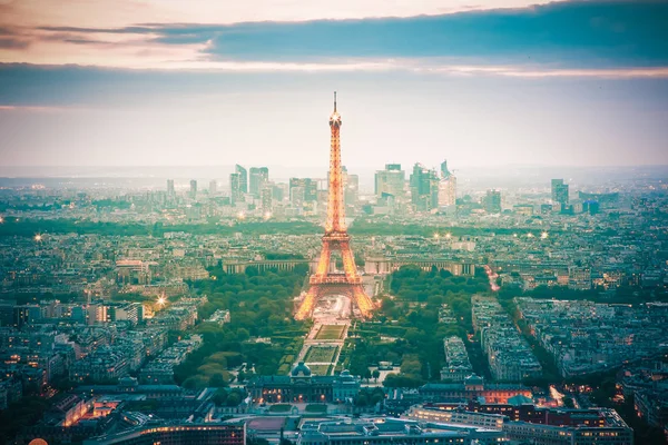 法国巴黎 - 2018年5月6日：埃菲尔铁塔和帕的鸟瞰图 — 图库照片