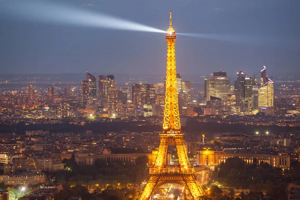Париж, Франція-6 травня 2018: повітряна вид Ейфелевої вежі та номіналу — стокове фото