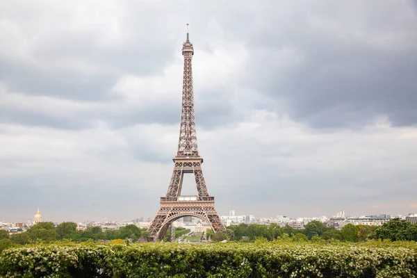 Destino romántico Torre Eiffel París, Francia — Foto de Stock