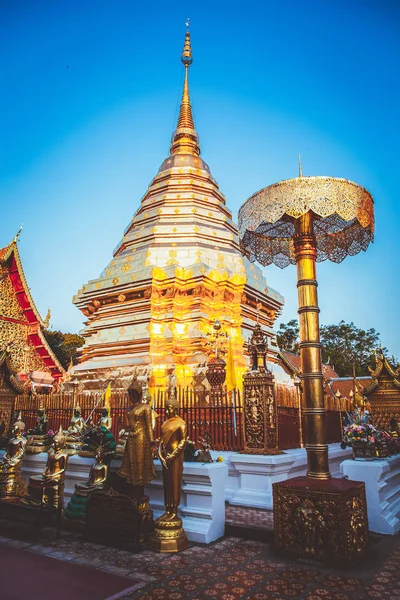 Wat Phra Ese templo budista Doi Suthep en Chiang Mai, Tailandia —  Fotos de Stock